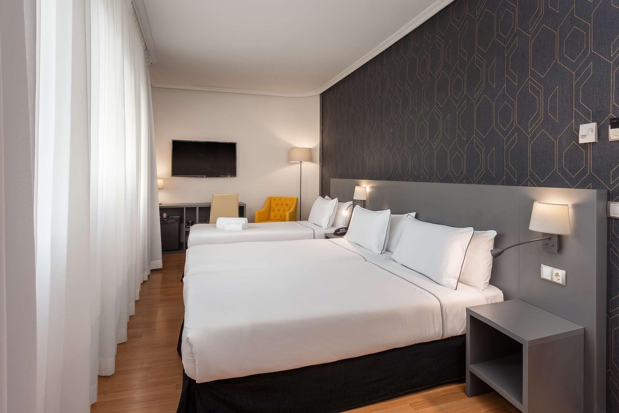 Hotel Madrid Plaza De Espana, Affiliated By Melia Luaran gambar