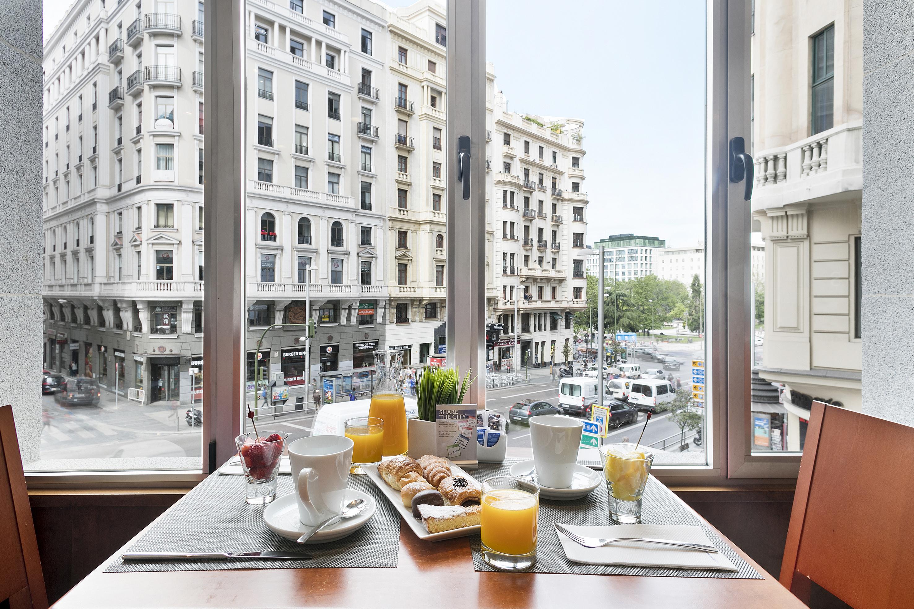 Hotel Madrid Plaza De Espana, Affiliated By Melia Luaran gambar