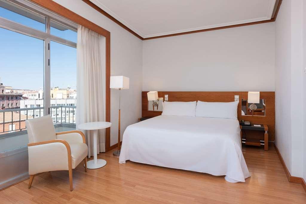 Hotel Madrid Plaza De Espana, Affiliated By Melia Bilik gambar